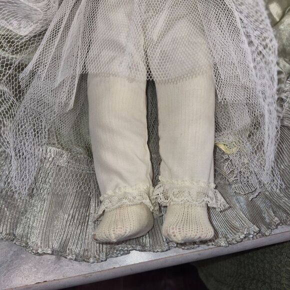 Heirloom Treasure Doll, Dark Long Curley Hair with Green Dress and Bow on Front - Picture 7 of 10